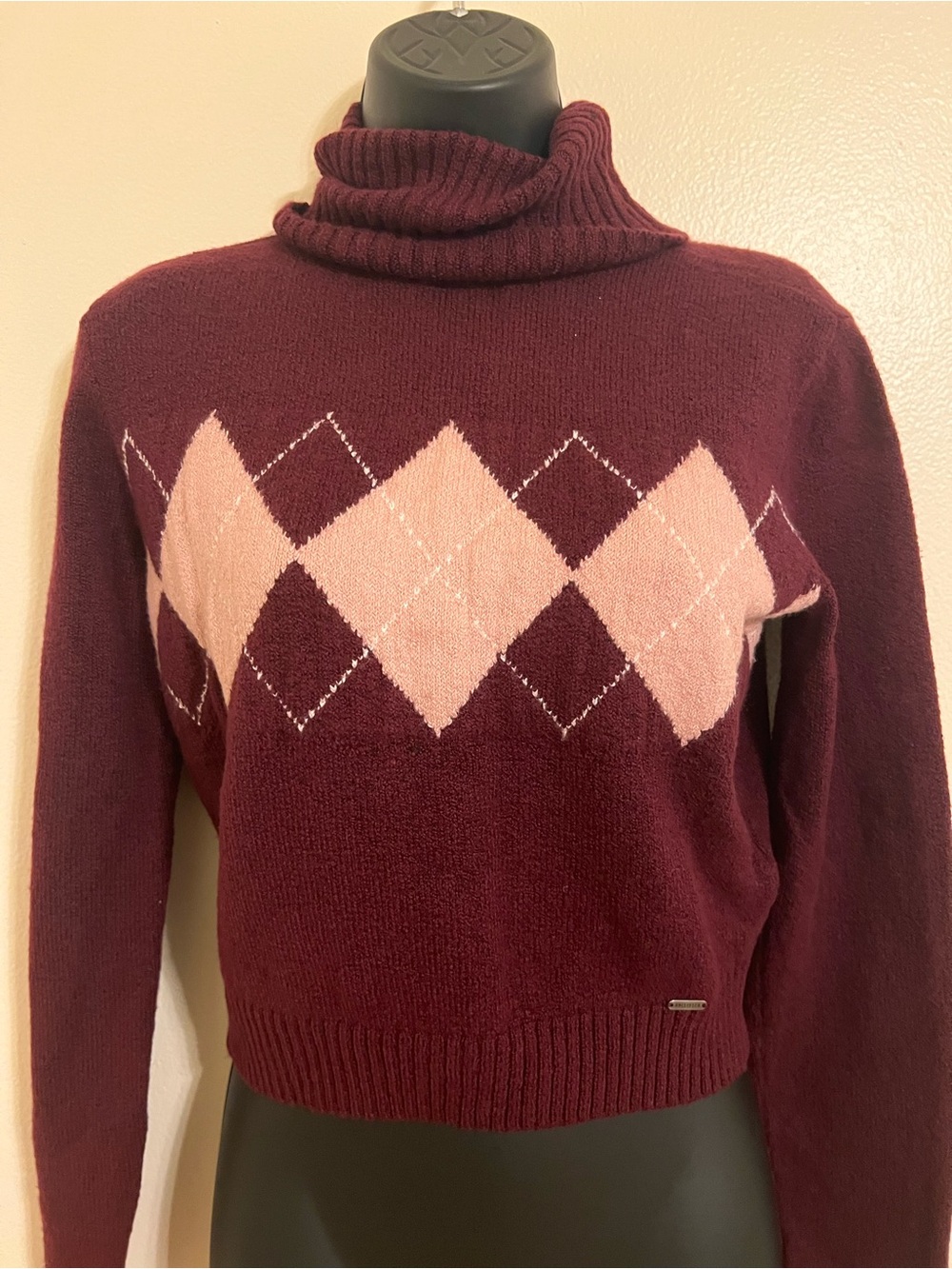 Hollister Burgundy Cropped Turtleneck Sweater